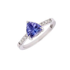 Anel Trillion em Ouro Branco 18K com Tanzanita 2,3 CTS e Diamantes 0,24 CTS